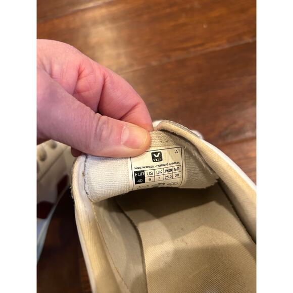 Veja Women Size 9 Designer  Classic Luxury Comfort Sneaker Barn Red - Picture 5 of 6